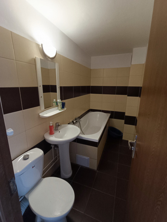 Apartament 3 camere, decomandat, langa Mall Vitan