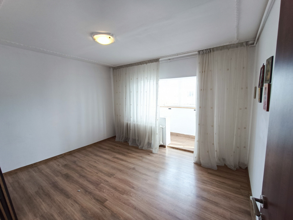 Apartament 3 camere, decomandat, langa Mall Vitan