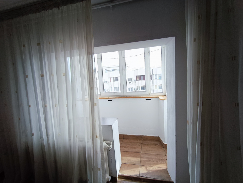 Apartament 3 camere, decomandat, langa Mall Vitan