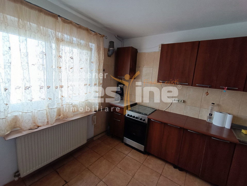 Apartament 3 camere, decomandat, langa Mall Vitan
