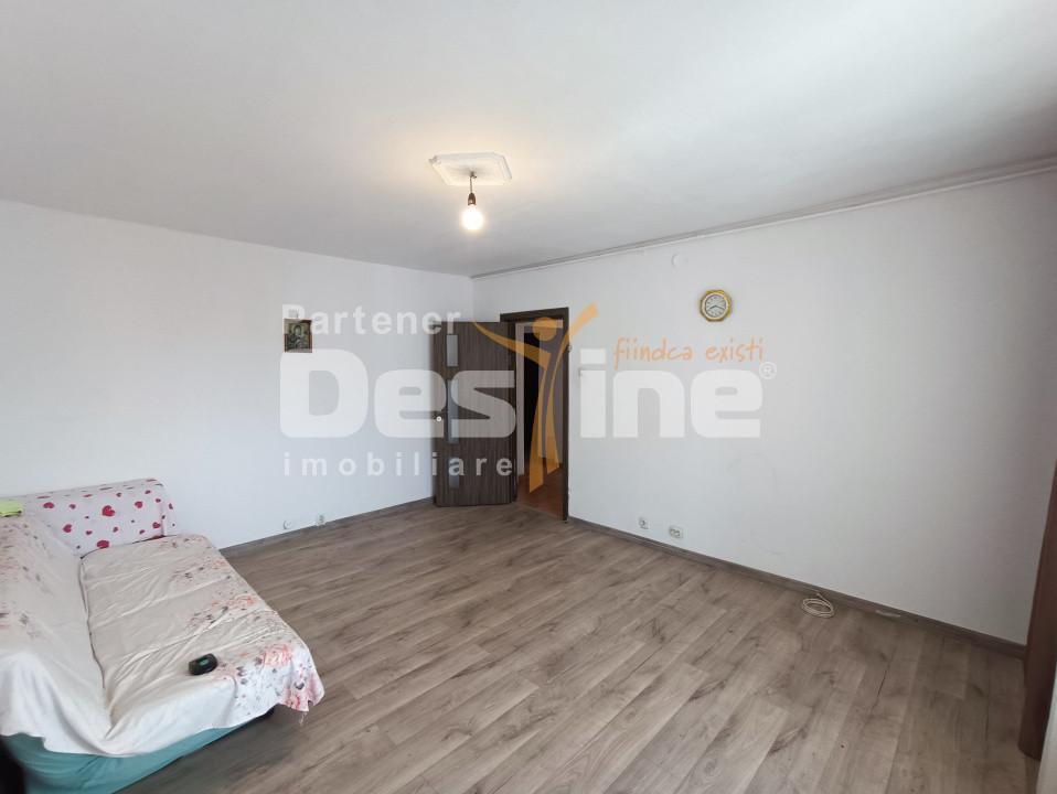 Apartament 3 camere, decomandat, langa Mall Vitan