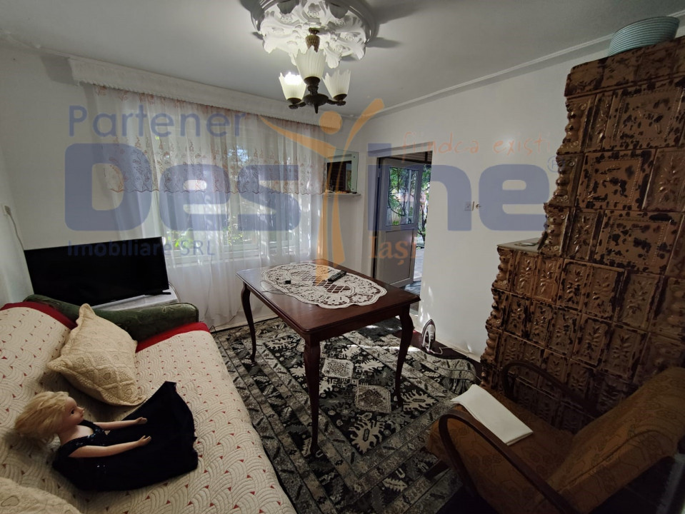 Casă bătrânească modernizată 74 mp + 73 mp anexe teren 585mp