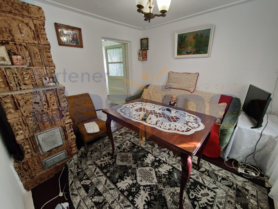 Casă bătrânească modernizată 74 mp + 73 mp anexe teren 585mp