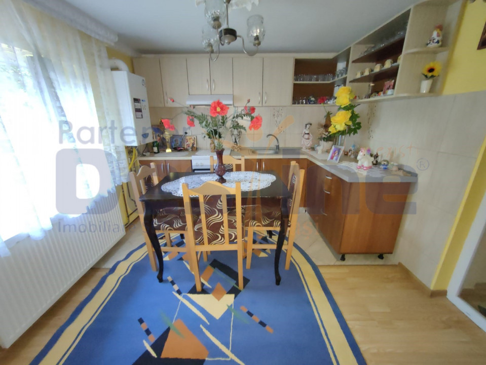 Casă bătrânească modernizată 74 mp + 73 mp anexe teren 585mp