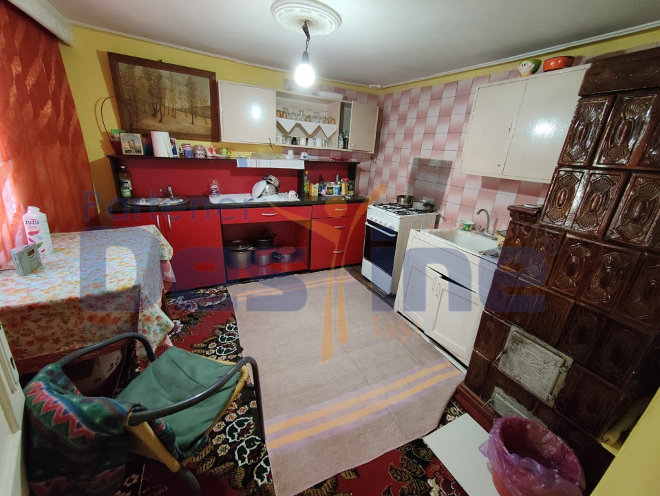 Casă bătrânească modernizată 74 mp + 73 mp anexe teren 585mp