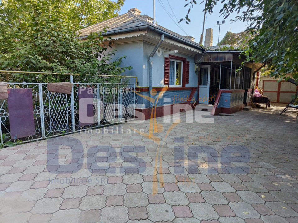 Casă bătrânească modernizată 74 mp + 73 mp anexe teren 585mp