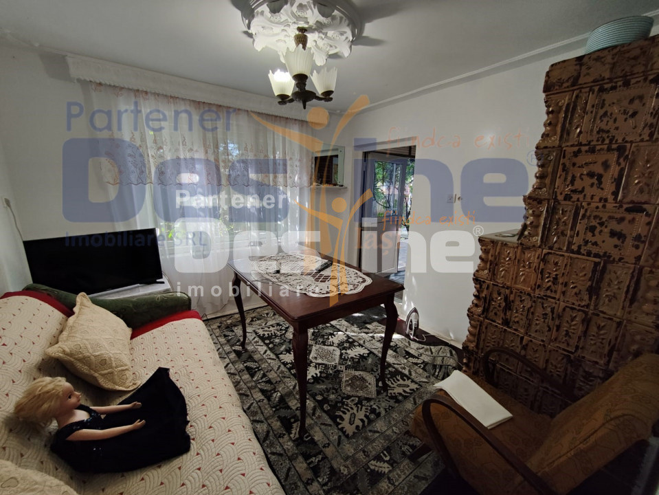 Casă bătrânească modernizată 74 mp + 73 mp anexe teren 585mp