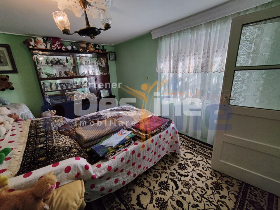 Casă bătrânească modernizată 74 mp + 73 mp anexe teren 585mp