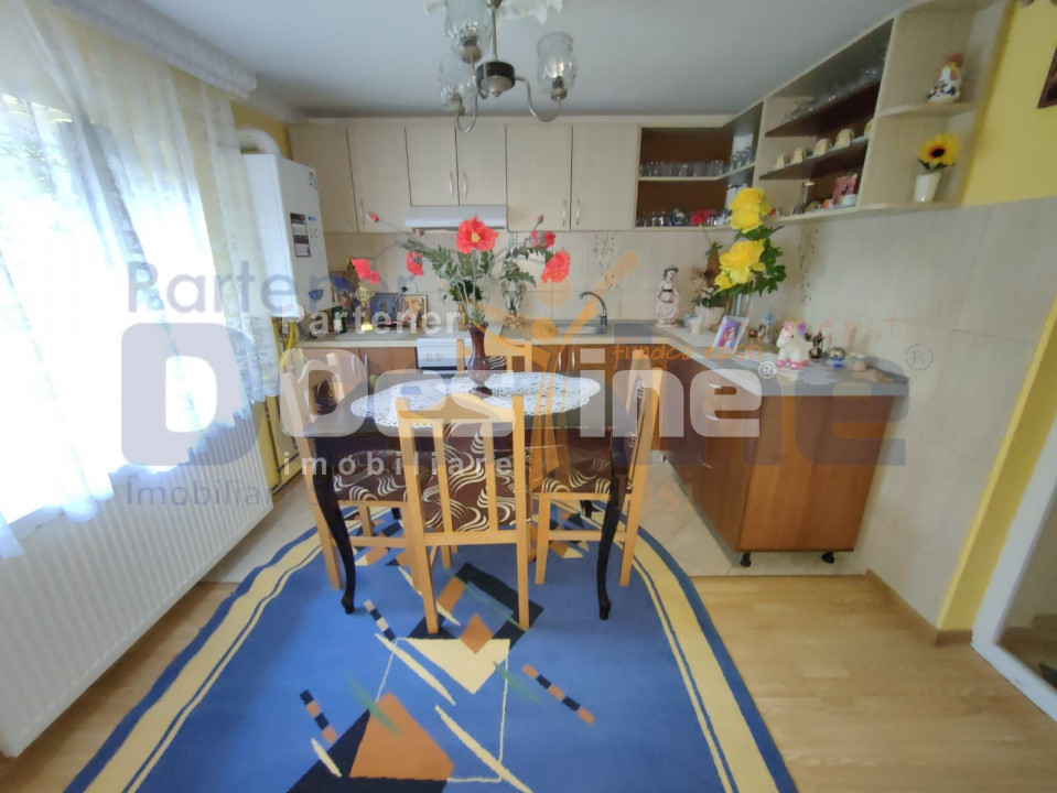 Casă bătrânească modernizată 74 mp + 73 mp anexe teren 585mp