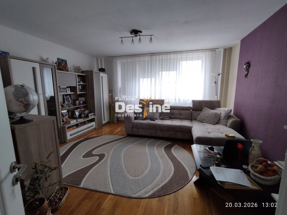 Apartament de vânzare 2 camere, decomandat, zona ultra centrală, semi / mobilat