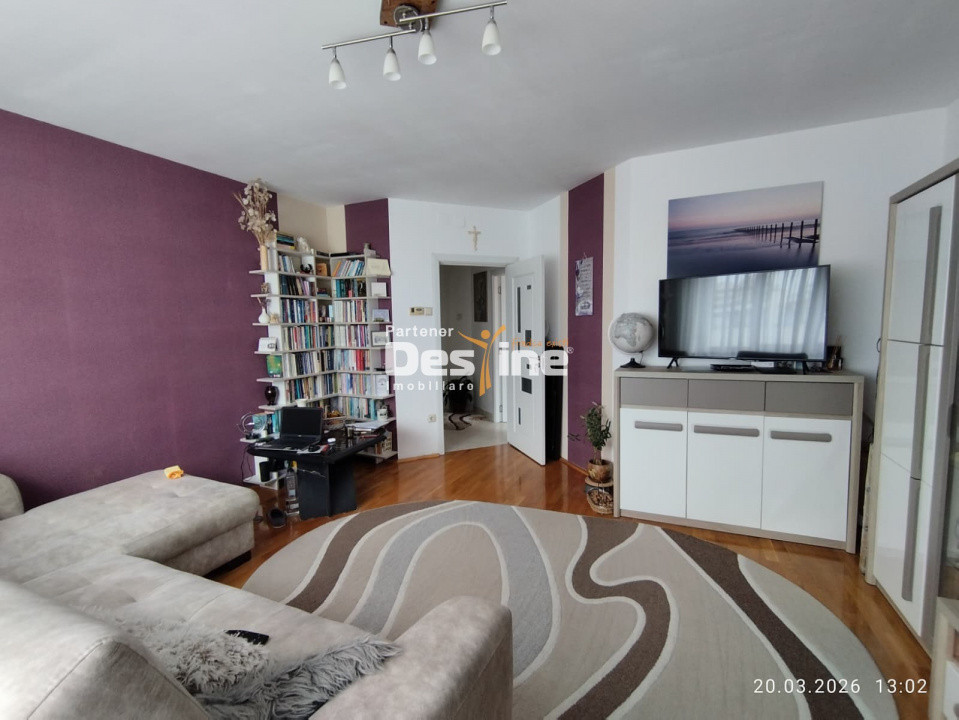 Apartament de vânzare 2 camere, decomandat, zona ultra centrală, semi / mobilat