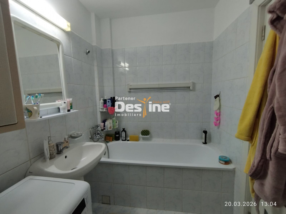 Apartament de vânzare 2 camere, decomandat, zona ultra centrală, semi / mobilat