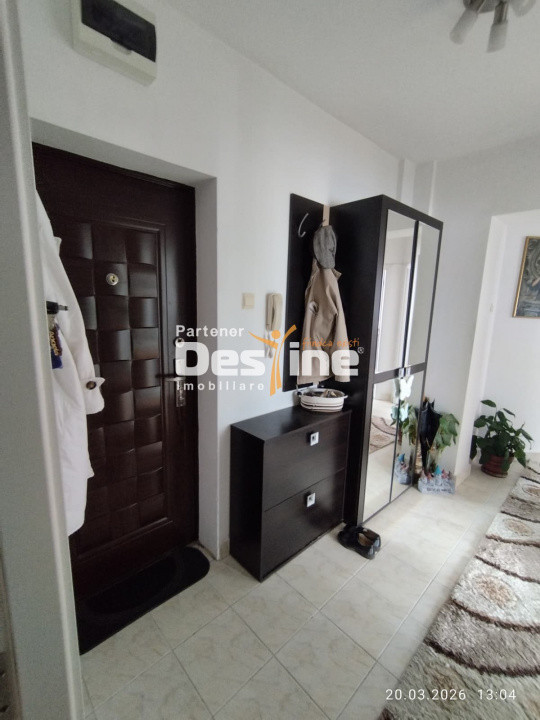 Apartament de vânzare 2 camere, decomandat, zona ultra centrală, semi / mobilat