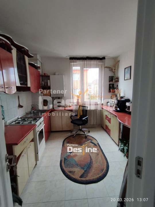 Apartament de vânzare 2 camere, decomandat, zona ultra centrală, semi / mobilat