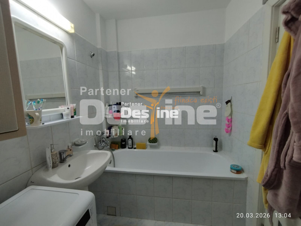 Apartament de vânzare 2 camere, decomandat, zona ultra centrală, semi / mobilat
