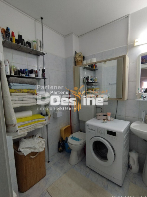 Apartament de vânzare 2 camere, decomandat, zona ultra centrală, semi / mobilat
