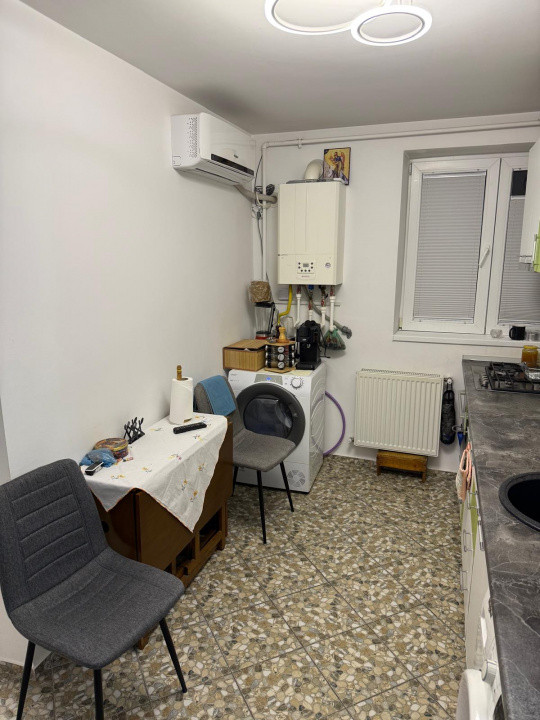 Apartament 2 camere mobilat/utilat, renovat recent, centrala proprie, Salaj