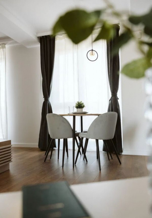 Hotel Marriott-Catedrala | 2 cam | 74mp + 107mp terasa | Mansarda | 296.000 euro