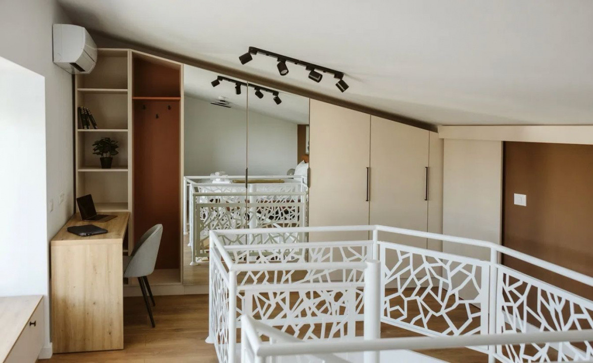 Hotel Marriott-Catedrala | 2 cam | 74mp + 107mp terasa | Mansarda | 296.000 euro