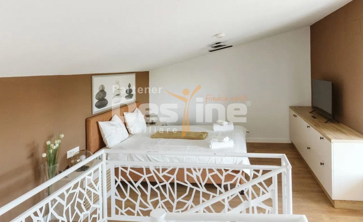 Hotel Marriott-Catedrala | 2 cam | 74mp + 107mp terasa | Mansarda | 296.000 euro