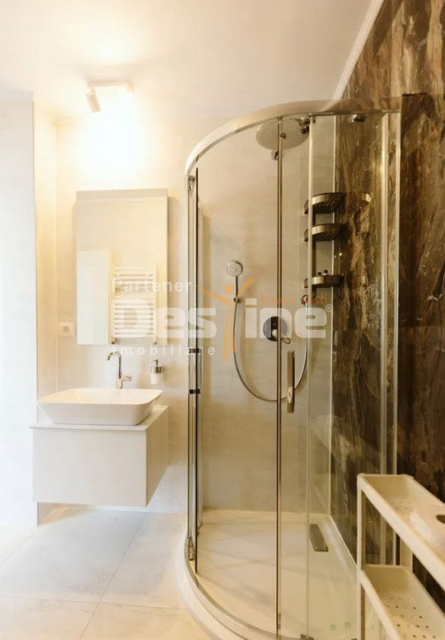 Hotel Marriott-Catedrala | 2 cam | 74mp + 107mp terasa | Mansarda | 296.000 euro
