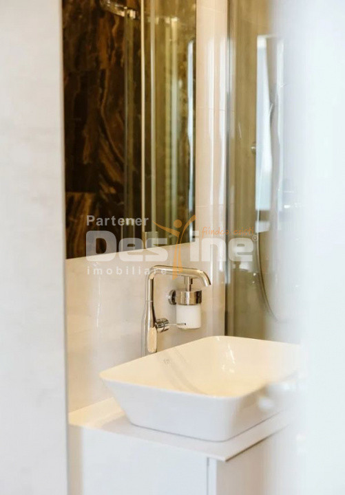 Hotel Marriott-Catedrala | 2 cam | 74mp + 107mp terasa | Mansarda | 296.000 euro
