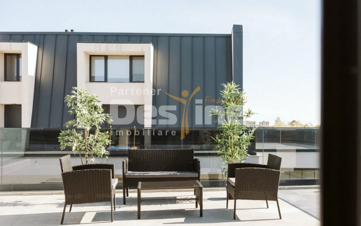 Hotel Marriott-Catedrala | 2 cam | 74mp + 107mp terasa | Mansarda | 296.000 euro