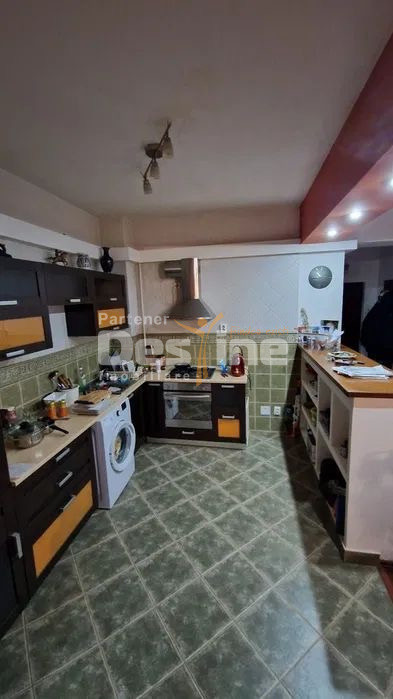 13 Septembrie | 2 camere | 85mp | dec | et 3 | bloc 2008 | 150.000 euro