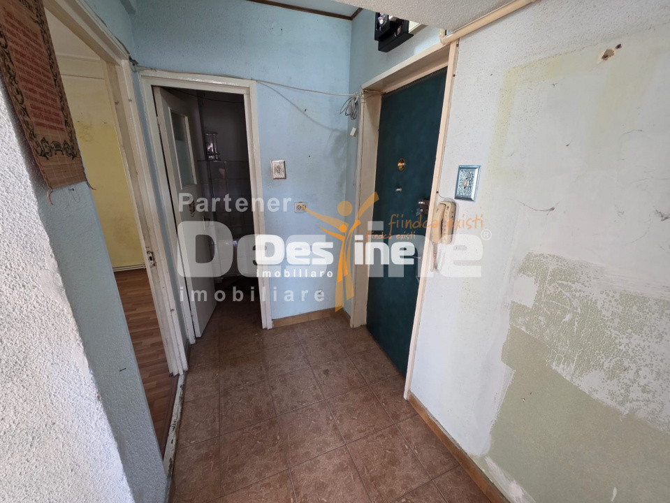 APARTAMENT 2 CAMERE, DECOMANDAT,  MIRCEA CEL BATRAN, 69.990 EURO