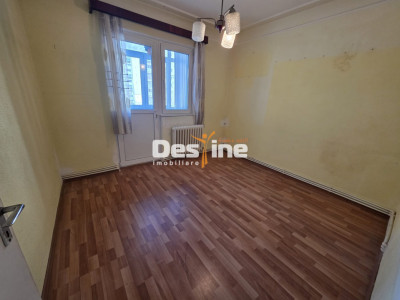 APARTAMENT 2 CAMERE, DECOMANDAT,  MIRCEA CEL BATRAN, 69.990 EURO