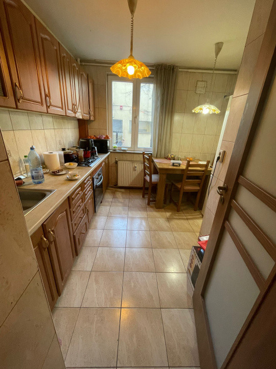 Apartament 3 camere decomandat ,Valea Ialomiței 