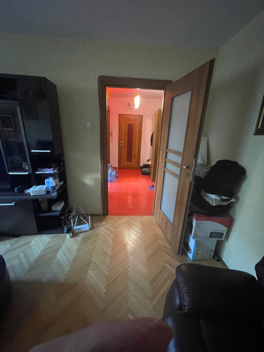 Apartament 3 camere decomandat ,Valea Ialomiței 