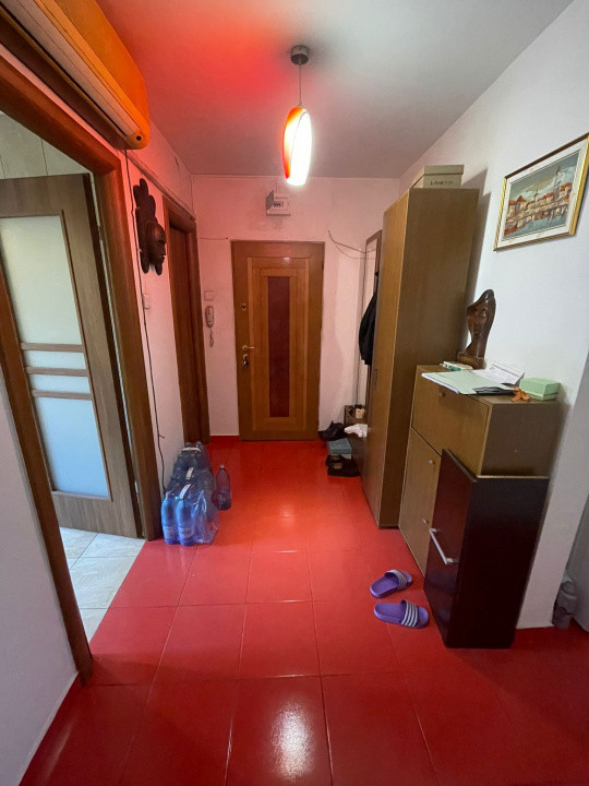 Apartament 3 camere decomandat ,Valea Ialomiței 