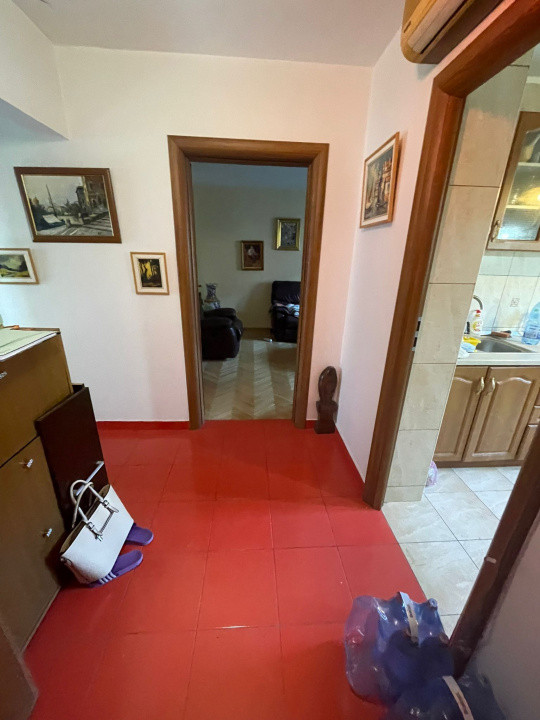 Apartament 3 camere decomandat ,Valea Ialomiței 