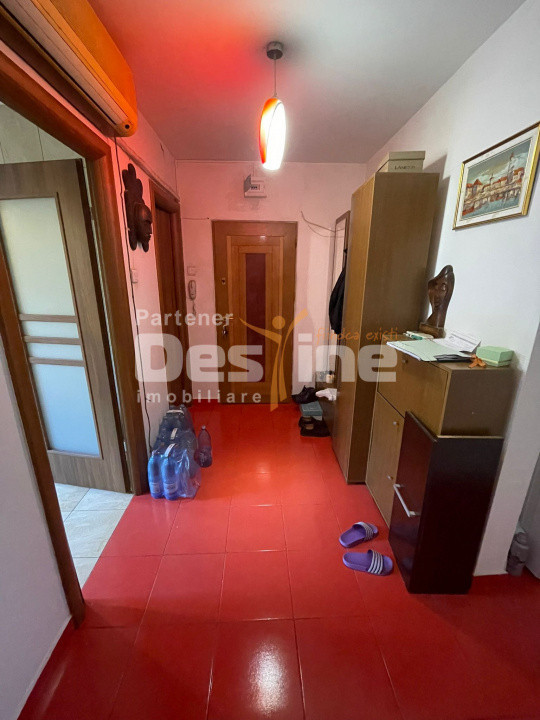 Apartament 3 camere decomandat ,Valea Ialomiței 