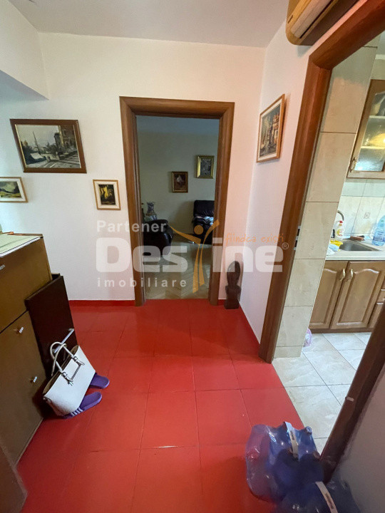 Apartament 3 camere decomandat ,Valea Ialomiței 