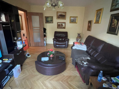 Apartament 3 camere decomandat ,Valea Ialomiței 