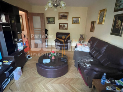 Apartament 3 camere decomandat ,Valea Ialomiței 