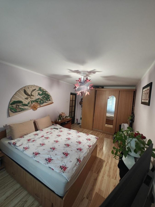 Bârcǎ | 3 camere | 64mp | centrala proprie | loc parcare | 120.000 euro