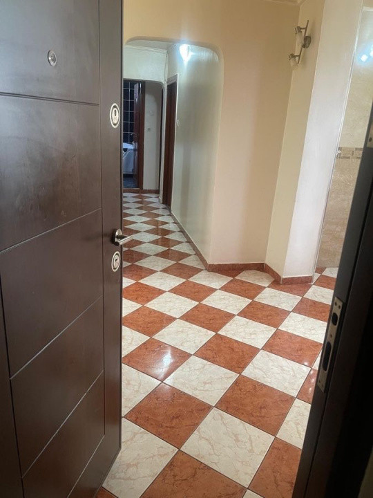  Piața Rahova | 3 camere | 70mp | et 1 | centrala proprie | 125.000 euro