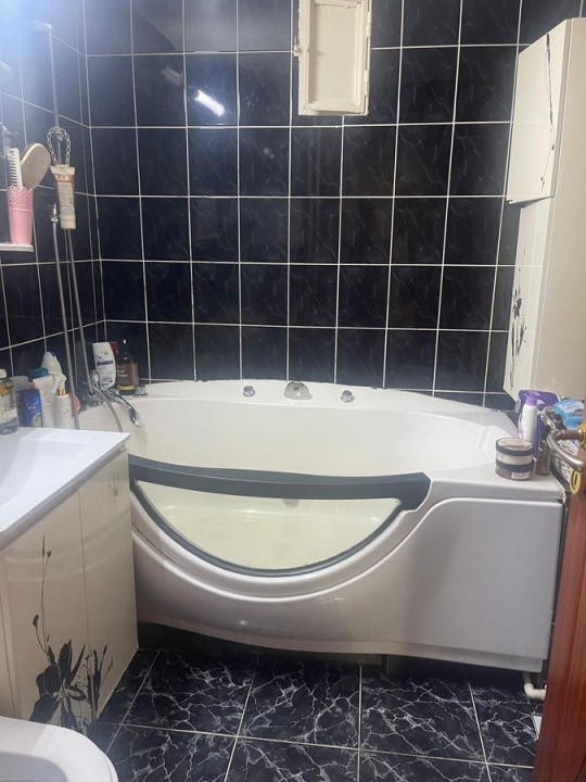  Piața Rahova | 3 camere | 70mp | et 1 | centrala proprie | 125.000 euro