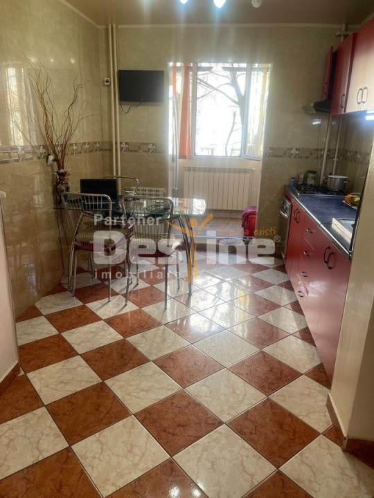  Piața Rahova | 3 camere | 70mp | et 1 | centrala proprie | 125.000 euro
