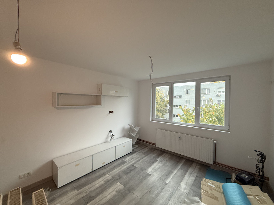 3 Camere I Bloc anvelopat I Complet renovat I Metrou 5 minute