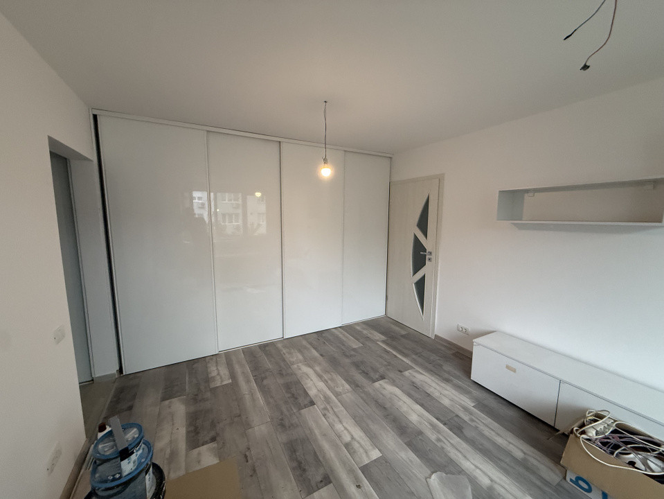 3 Camere I Bloc anvelopat I Complet renovat I Metrou 5 minute