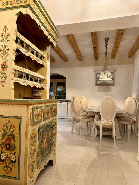 Casa cu 4 camere 160 mp + curte 250 mp, parcare, pet friendly, zona Tractorul 