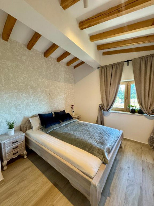 Casa cu 4 camere 160 mp + curte 250 mp, parcare, pet friendly, zona Tractorul 