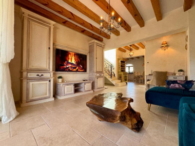 Casa cu 4 camere 160 mp + curte 250 mp, parcare, pet friendly, zona Tractorul 