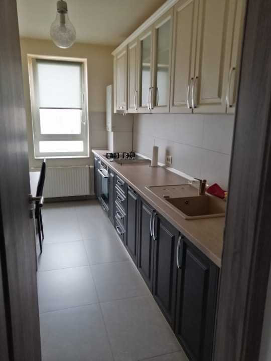 Apartament 2 camere decomandat, etaj intermediar, loc de parcare, Kasper Coresi 