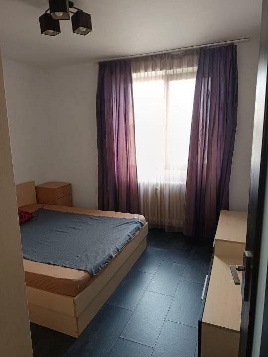Tineretului | 3 camere | dec | et 10 | mobilat/utilat | 129.000 euro