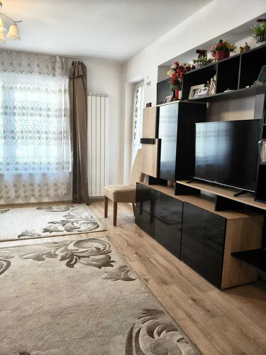 Apartament 2 camere 53 mp, etajul 1, boxa la subsol, Tractorul - Coresi 